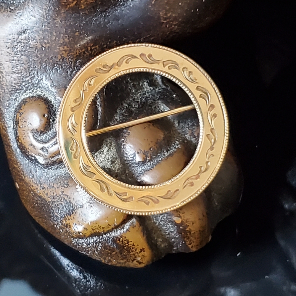 Vintage signed Lamode Gold Filled round engraved victorian style brooch pin